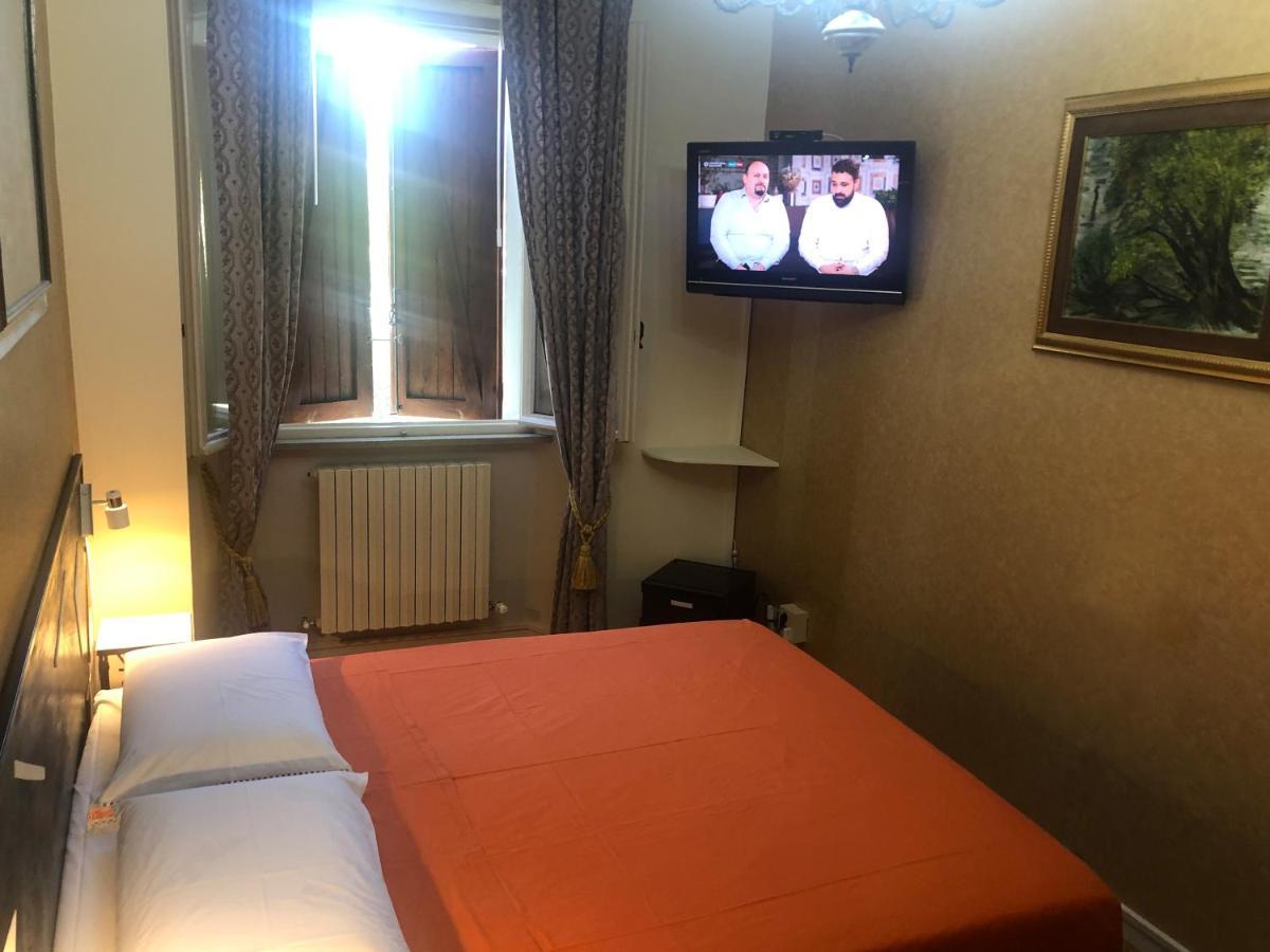 La Finestra Sul Fiume Bed & Breakfast Fossombrone Exterior photo