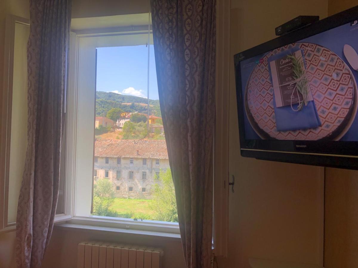 La Finestra Sul Fiume Bed & Breakfast Fossombrone Exterior photo