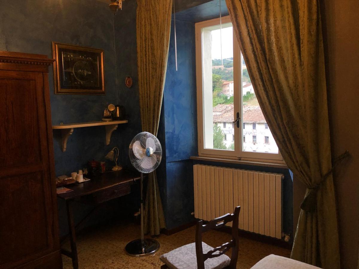 La Finestra Sul Fiume Bed & Breakfast Fossombrone Exterior photo