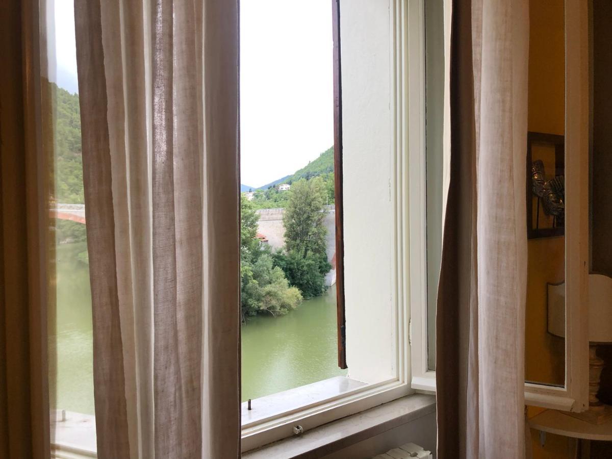 La Finestra Sul Fiume Bed & Breakfast Fossombrone Exterior photo