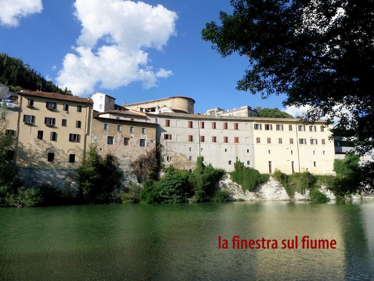 La Finestra Sul Fiume Bed & Breakfast Fossombrone Exterior photo
