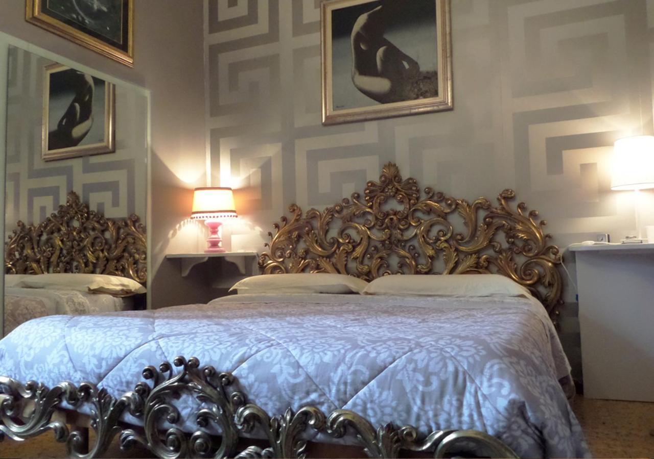 La Finestra Sul Fiume Bed & Breakfast Fossombrone Exterior photo